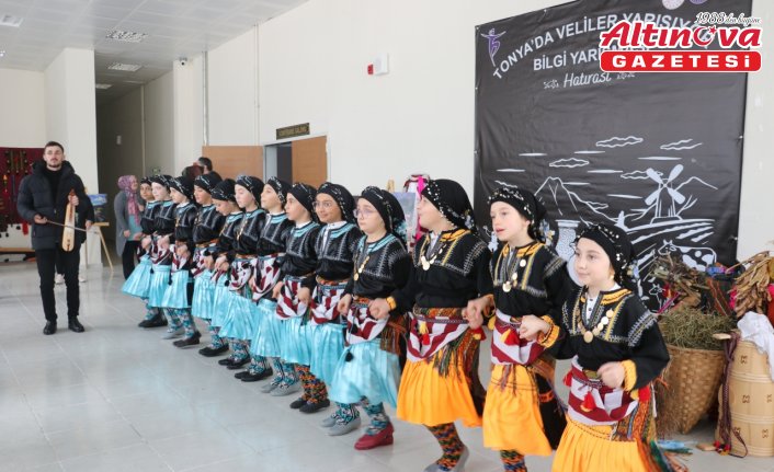 Hayvancılıkla geçinen velilerin katıldığı bilgi yarışmasının ödülü yem oldu