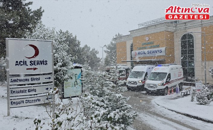 Karabük'te 6 öğrenci gıda zehirlenmesi şüphesiyle hastaneye kaldırıldı