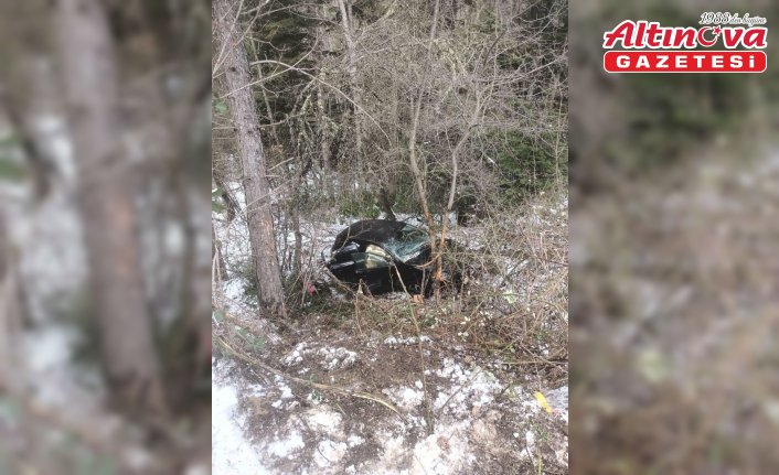 Karabük'te şarampole devrilen otomobilin sürücüsü yaralandı