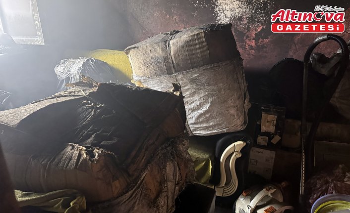 Kastamonu'da çıkan yangında dumandan etkilenen anne ile oğlu hastaneye kaldırıldı