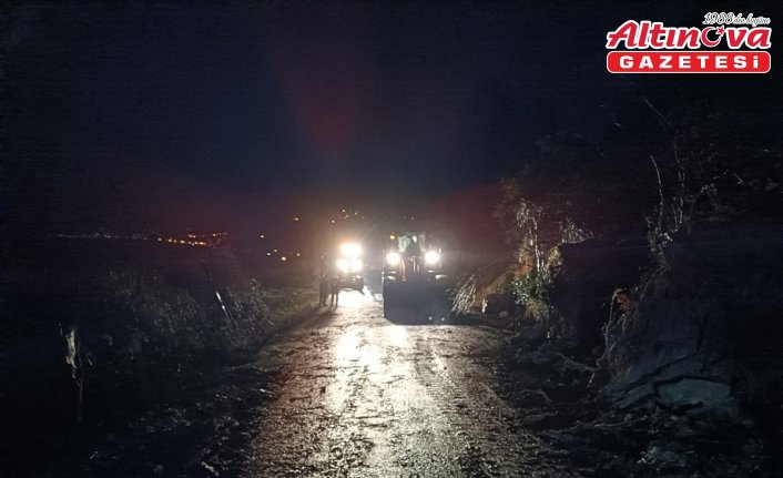 Kastamonu'da heyelan nedeniyle kapanan yol ulaşıma açıldı