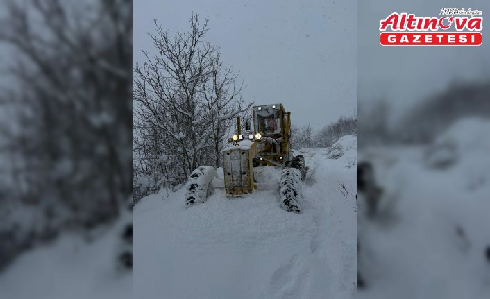 Kastamonu'da kapanan köy yolu cenaze için açıldı