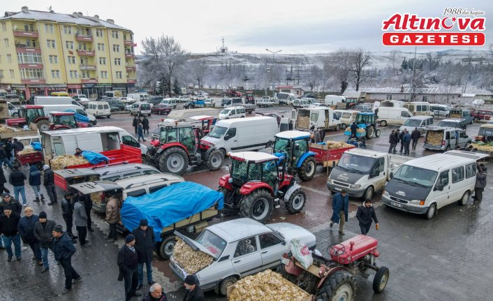 Kastamonu'da sarımsak pazarında soğuk ve kar etkili oldu