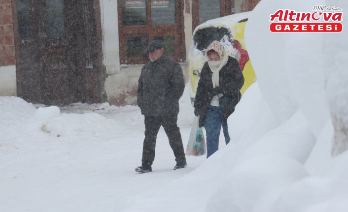 Kastamonu'nun yüksek kesimlerinde kar yağışı etkili oluyor