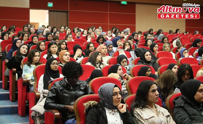 KBÜ'de ebelik öğrencilerine mesleki oryantasyon eğitimi verildi