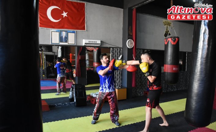 Kilo vermek için başladığı kick boksta bölge birincisi oldu