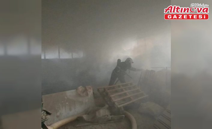 Niksar'da çıkan yangında 19 saman balyası yandı