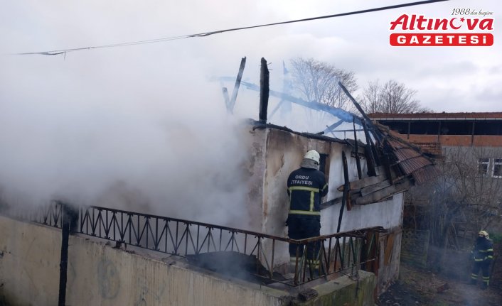 Ordu'da çıkan yangında ev kullanılamaz hale geldi