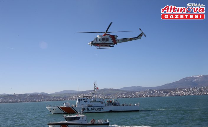 Sahil Güvenlik Komutanlığının “Mavi Vatan“daki arama kurtarma tatbikatı gerçeğini aratmadı