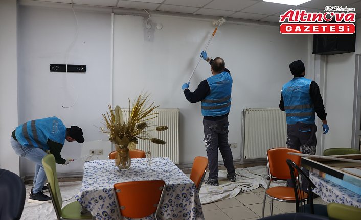 Samsun'da boyacılık eğitimi alan yükümlüler huzurevini boyadı