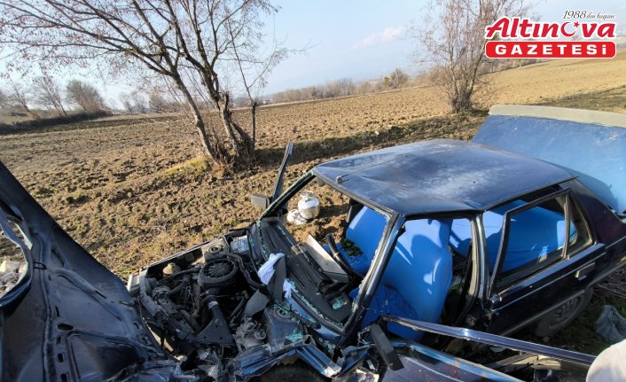 Samsun'da iki otomobilin çarpıştığı kazada 10 kişi yaralandı