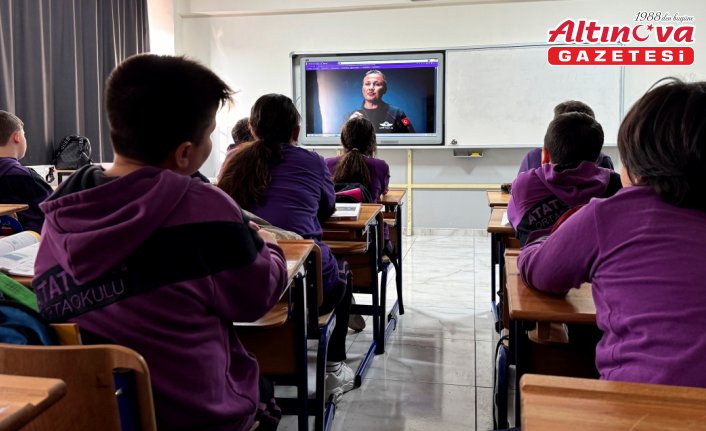 Samsun'da öğrenciler “Ufkun Ötesinde“ belgeselini izledi