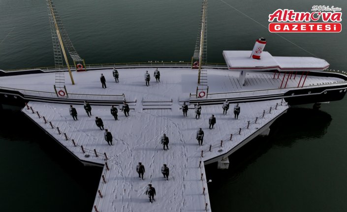 Samsun'un simgelerinden Tütün İskelesi karla kaplandı