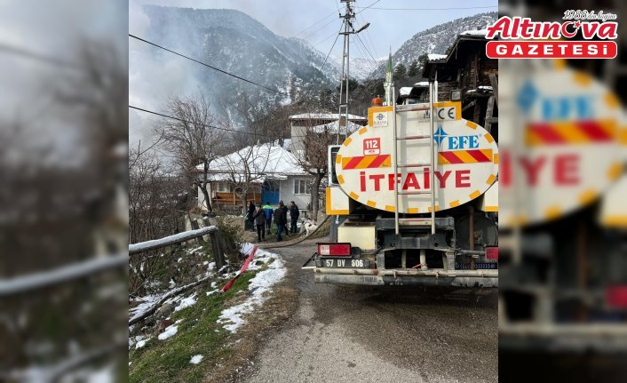 Saraydüzü'nde çıkan yangında bir ev yandı