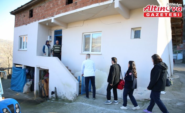 Selvi nine, 110. doğum günü pastasının mumlarını üfledi