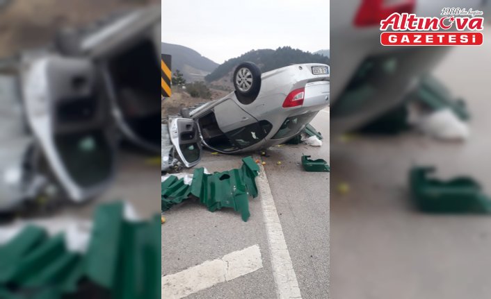 Tokat'ta devrilen otomobildeki çift yaralandı