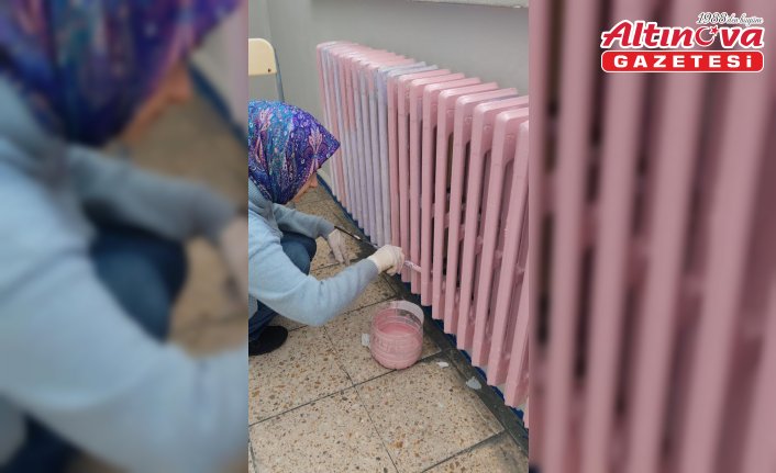 Tonya'da öğretmenler fen laboratuvarının bakımını yaptı