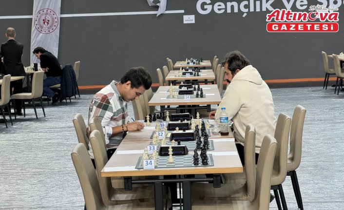 Trabzon'da 24 Şubat Kurtuluş Kupası Satranç Turnuvası sürüyor