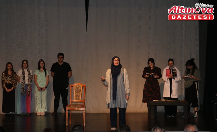 Trabzon'da “Boş Sandalye“ adlı tiyatro oyunu sahnelendi