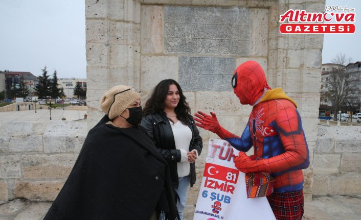 Türkiye'yi dolaşan “Örümcek Adam“ Tokatlılarla buluştu