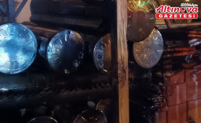 Vezirköprü'de bir depoda çıkan yangın söndürüldü