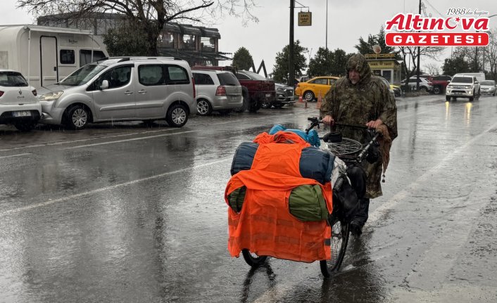 Yürüyerek dünya turuna çıkan İngiliz seyyah Türkiye'ye giriş yaptı
