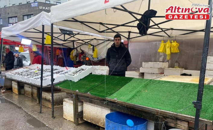 Zonguldak'ta olumsuz hava şartları nedeniyle balık tezgahları boş kaldı