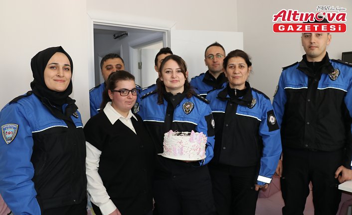 Amasya'da polisten özel birey Fatmanur'a doğum günü sürprizi