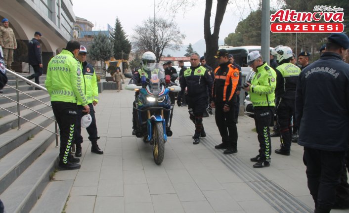Amasya'da motosiklet kullanıcılarına uygulamalı farkındalık eğitimi verildi