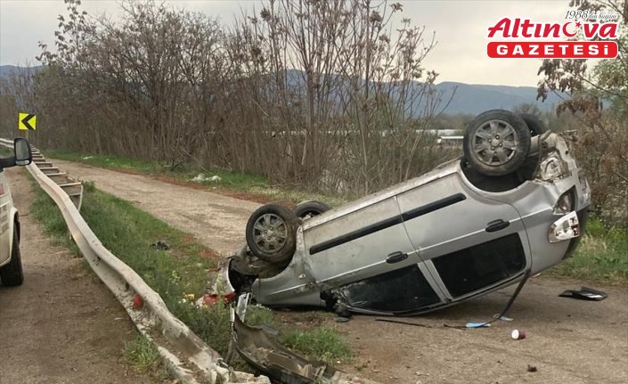 Amasya'da şarampole devrilen otomobildeki 4 kişi yaralandı