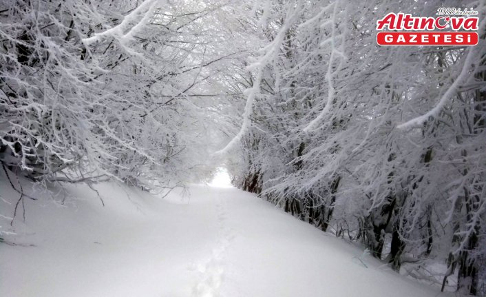 Amasya'nın yüksek kesimlerine kar yağdı