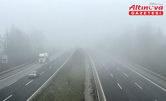 Anadolu Otoyolu'nun Düzce kesiminde sis etkili oldu