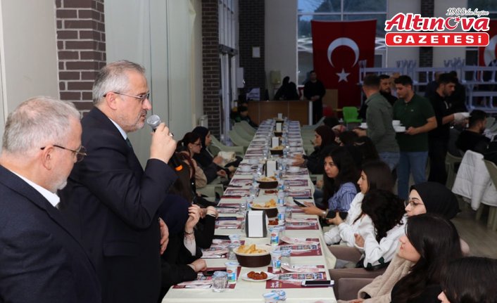 Bafra Belediye Başkanı Hamit Kılıç, KYK öğrencileri ile iftarda buluştu