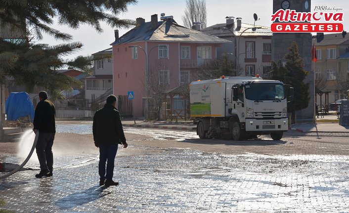 Başçiftlik'te caddelerde bahar temizliği yapıldı