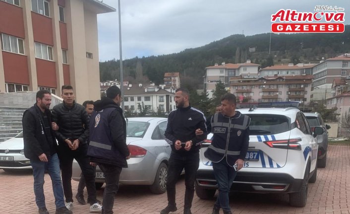 Bolu'da bir kişinin yaralandığı silahlı kavgaya ilişkin iki şüpheli tutuklandı