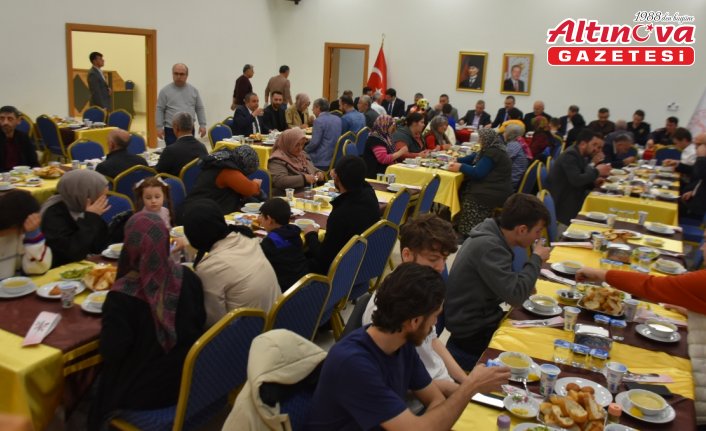 Boyabat'ta öksüz ve yetim çocuklar iftar sofrasında buluştu