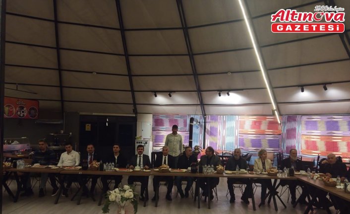 Çaykara Kaymakamı Sapmaz, muhtarlarla iftarda bir araya geldi
