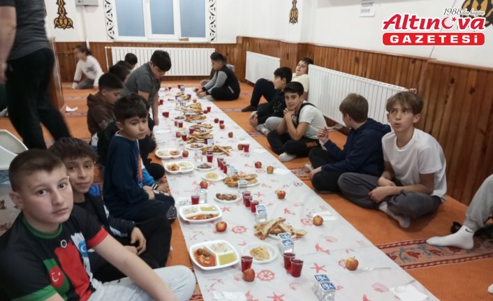 Cide'de çocuklara cami sevgisi aşılanıyor