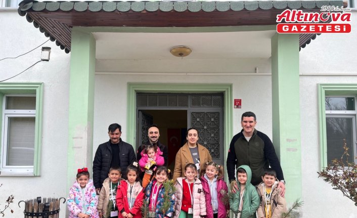 Cide'de fidan dağıtımı gerçekleştirildi