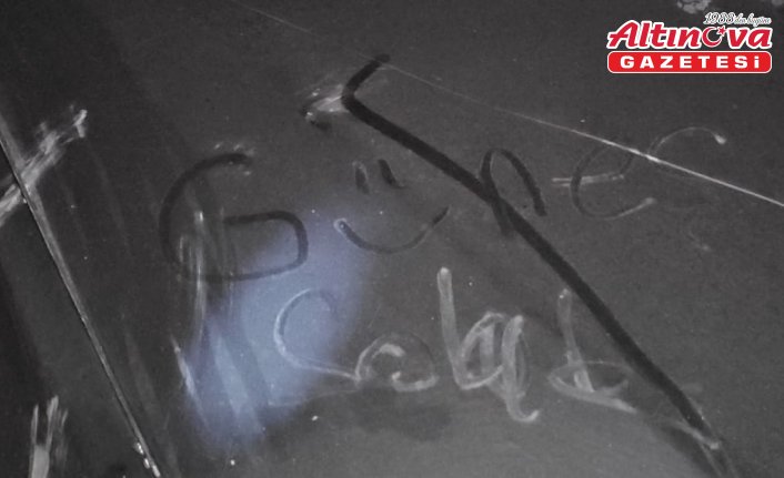 Çorum'da park halindeki 10 araca zarar verildi