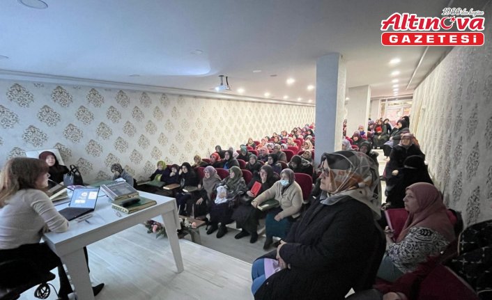 Espiye'de “Aile“ temalı konferans düzenlendi