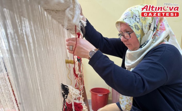 Giresun'da kadınlar kilim dokuyarak aile ekonomilerine katkı sağlıyor
