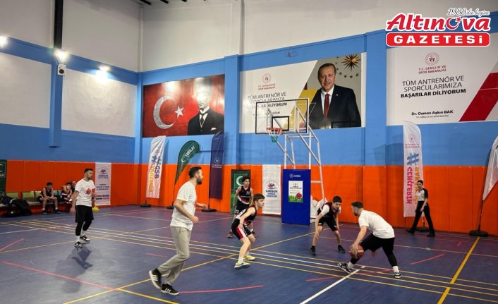 Giresun'da Yeşilay Haftası kapsamında basketbol turnuvası düzenlendi
