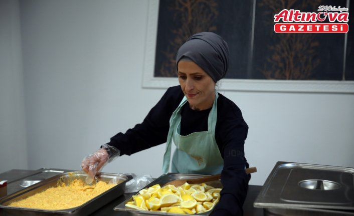 Gümüş ailesi iftarda özel bireylerin en büyük destekçisi oldu