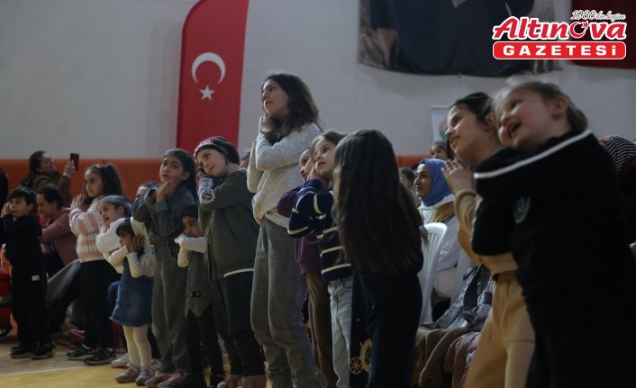 İlkadımlı minikler Ramazan Çocuk Şenliği'nde eğlendi