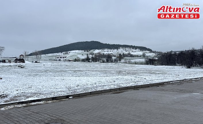 Karabük, Kocaeli ve Sakarya'nın yüksek kesimlerinde kar yağışı sürüyor