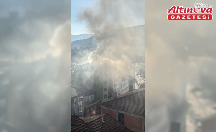 Karabük'te binanın çatısında çıkan yangın söndürüldü