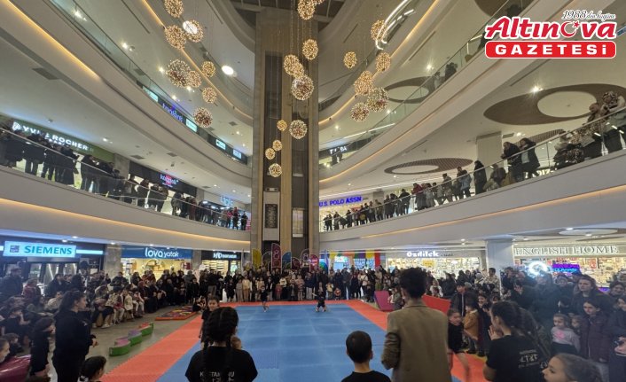 Kastamonu'da 50 çocuğun katılımıyla cimnastik gösterisi yapıldı