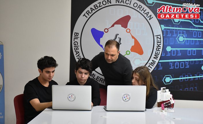 Lise öğrencilerinin duruş bozukluğuna çözüm aradığı projeye birincilik ödülü