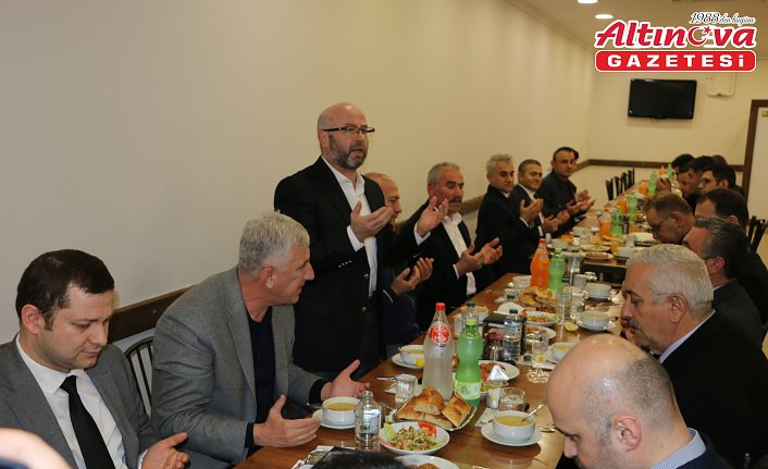 Of Kaymakamı Demirer ilçe protokolü ile iftarda buluştu